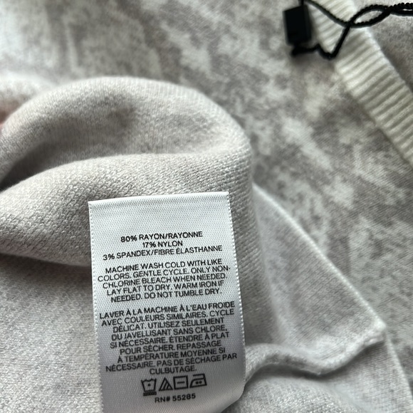 Express White Patterned Sweater - Picture 4 of 10